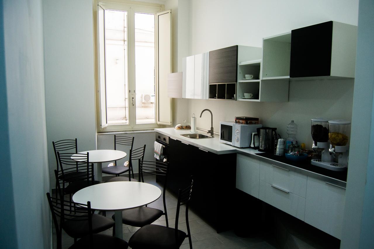 Civico 7 Bed & Breakfast Наполи Екстериор снимка